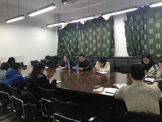 学院院长参加英语、东语学生党支部民主评议会议
